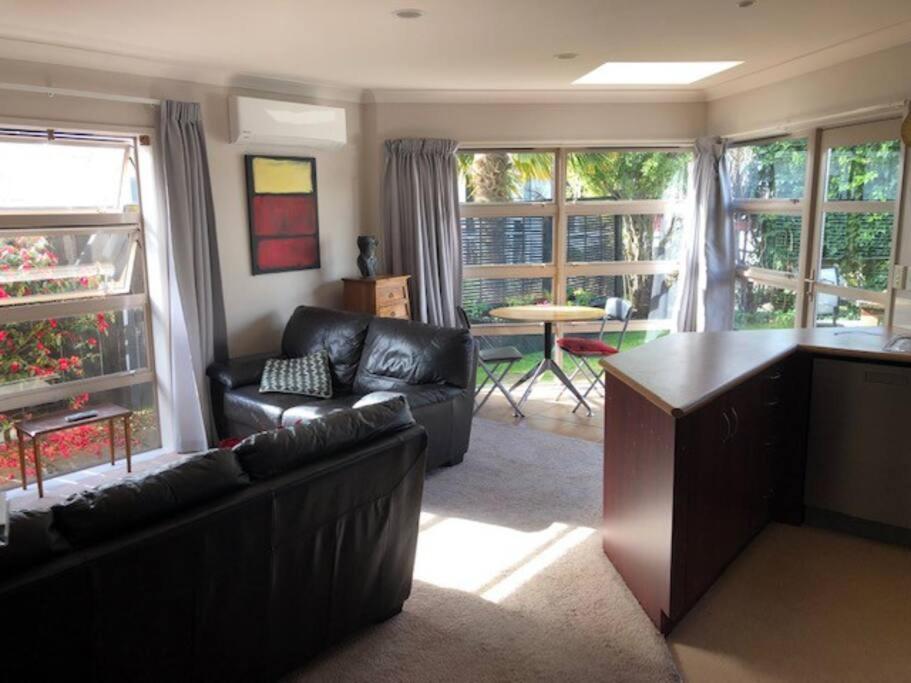 Sunny, Quiet, 2-Bedroom Unit In Fabulous Location! Кембридж Екстер'єр фото